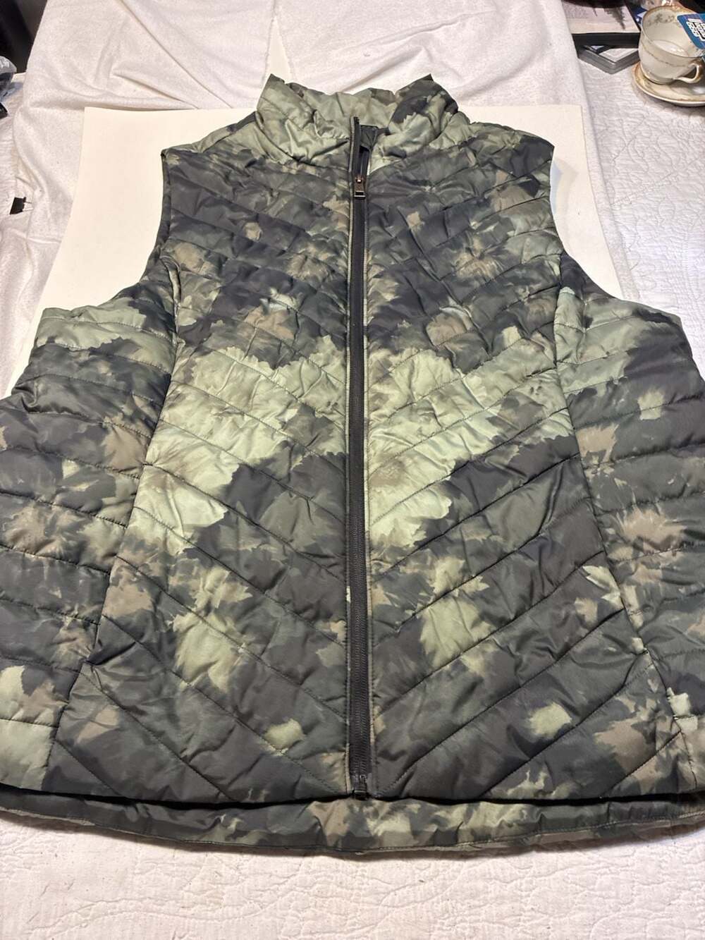 Skechers Quilted Puffer Vest Size 2XL Green Camo Zip Up